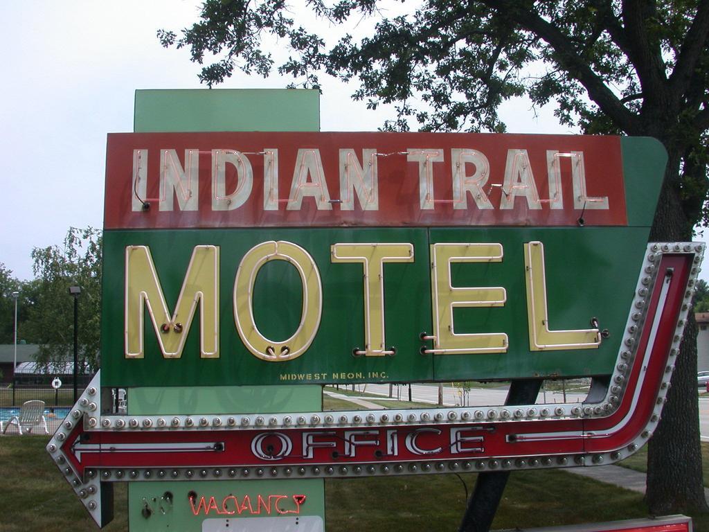 Indian Trail Motel Wisconsin Dells Dış mekan fotoğraf