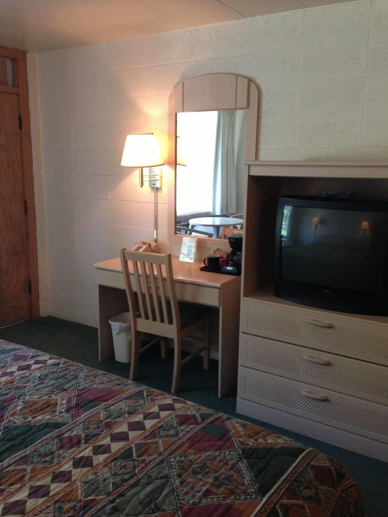 Indian Trail Motel Wisconsin Dells Dış mekan fotoğraf