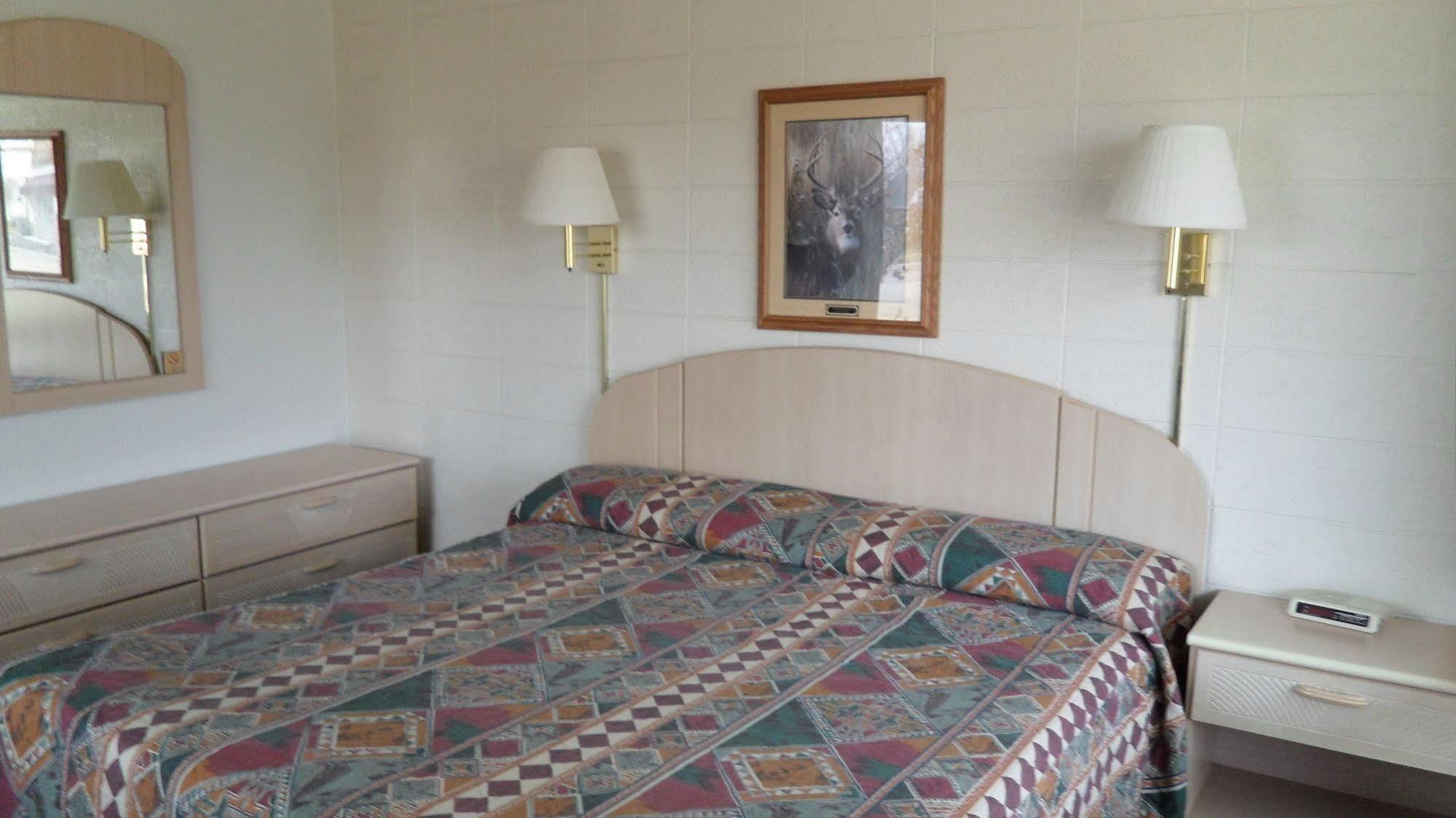Indian Trail Motel Wisconsin Dells Dış mekan fotoğraf